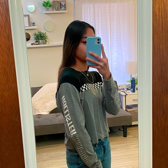 Women’s Hollister checkerboard crop long sleeve - Picture 5 of 5